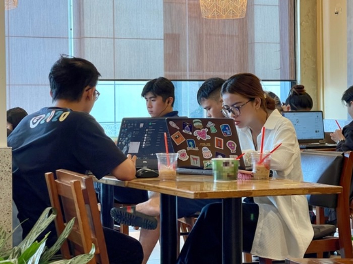 40% khách hàng chọn quán cà phê để làm việc – Cơ hội hay thách thức?