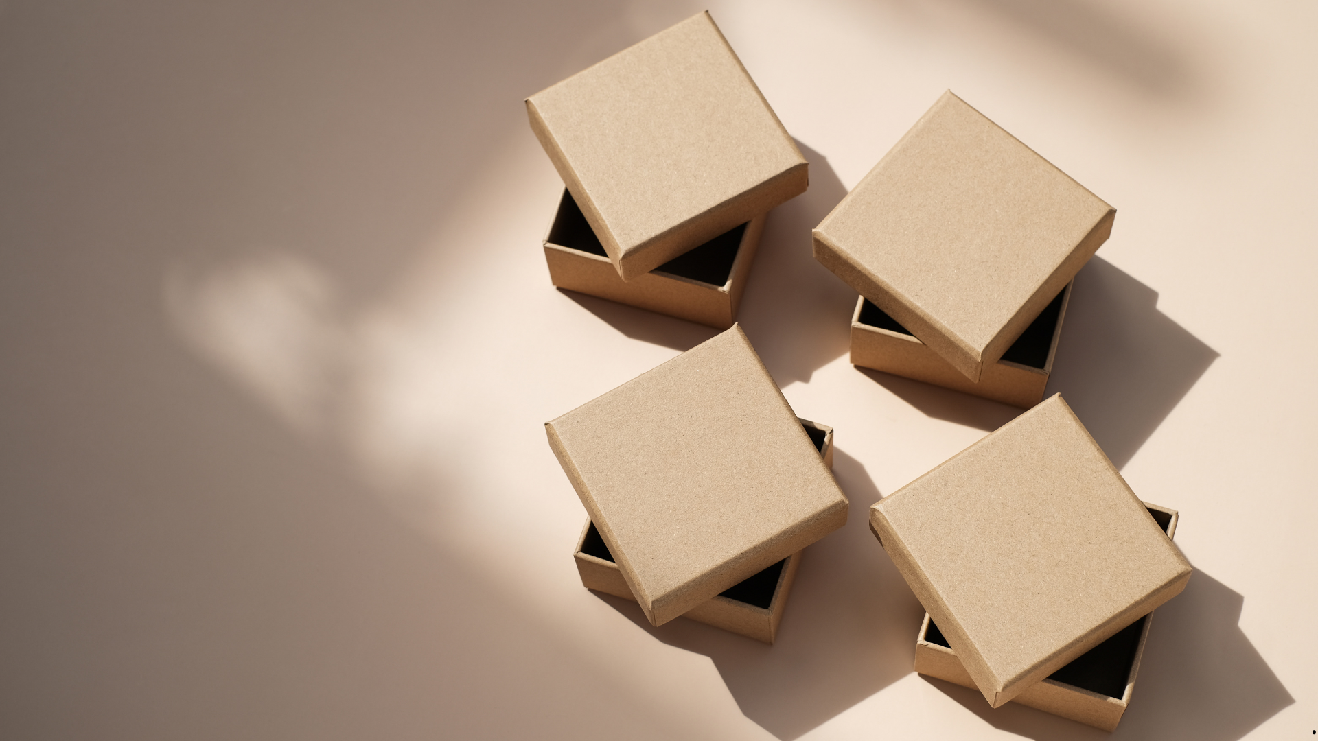 Xu Hướng Thiết Kế Bao Bì Thương Hiệu Cho Doanh Nghiệp Nhỏ Năm 2025